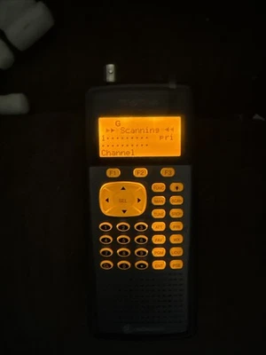 Radio Shack PRO-651 1800 CH. Analog/Digital Polizei/Feuerwehr/EMS Scanner - getestet! - Bild 1 von 4