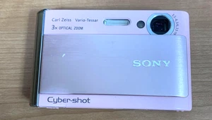 Sony Cyber Shot DSC-T70 Pink Digital Camera Compact 7.2MP 3x Optical Zoom - Picture 1 of 13