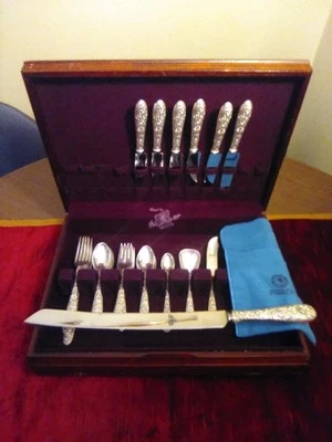 Cuchillo de 16" S. Kirk & Son/Manchester Repousse Sterling 6 ajustes de lugar (32 piezas) Foto 1 de 4