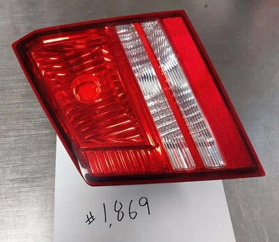 09-20 Dodge Journey Luz Trasera Interior Derecha Tapa Montada No LED Lado Pasajero Foto 1 de 3
