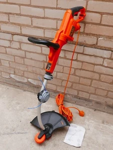 BLACK & DECKER GL9035 35cm 900 watt string line strimmer 240v - Picture 1 of 1