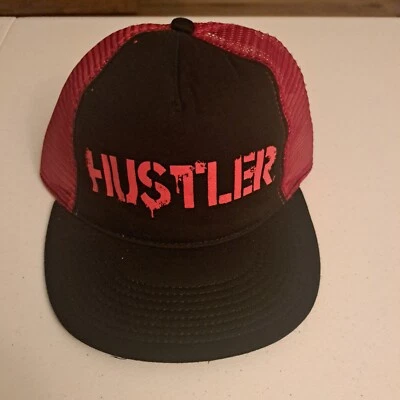 Chapéu caminhoneiro vintage novo estoque antigo HUSTLER vermelho/preto malha Snapback  - Imagem 1 de 2