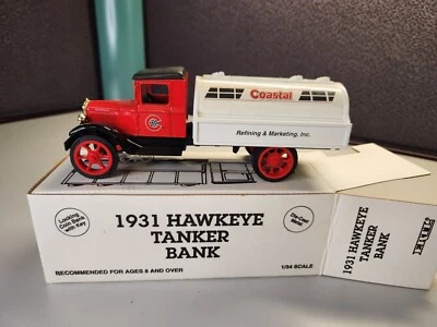 Banco fundido a presión escala 1:34 Ertl - Banco cisterna Hawkeye 1931 - costero Foto 1 de 4