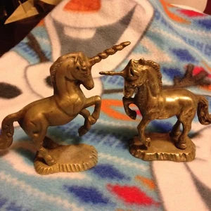 LOT OF 2 VINTAGE BRASS FIGURES UNICORN STATUES 6.5" & 5 1/2 " LONG - Picture 1 of 8