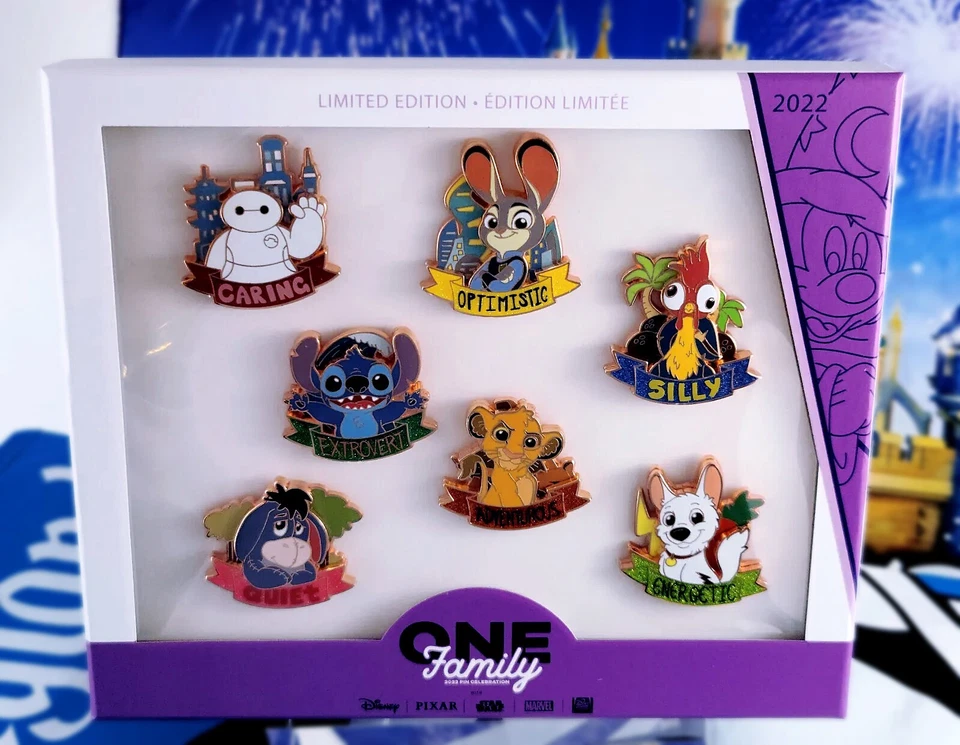 Personality Boxed 7 Pin Set – One Family 2022 Disney Event LE 300 Stitch Simba - Image 1 of 1