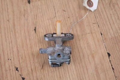 2003 SUZUKI VL800 Volusia Petcock / Fuel Valve - Изображение 1 из 4
