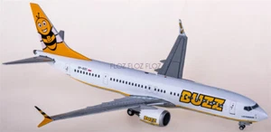 Modelo preconstruido para avión JC Wings Buzz para Boeing 737 MAX 8 SP-RZC 1:200 - Imagen 1 de 4