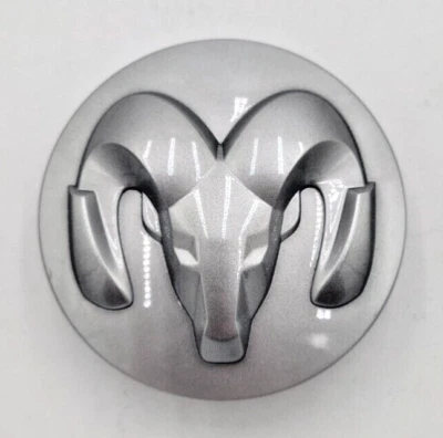 OEM 2004-2023 Dodge / RAM 1500 Silver Center Cap - 1LB72TRMAB / 1LB72DD5AB Foto 1 de 4