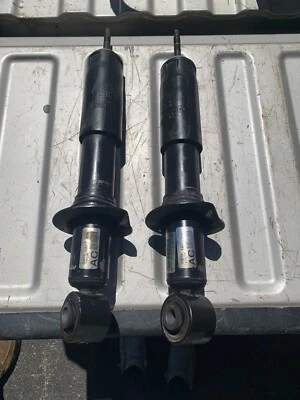 Amortiguadores de puntal delanteros de fábrica Crown Victoria and Lincoln Town Car 2003-2011 Foto 1 de 2