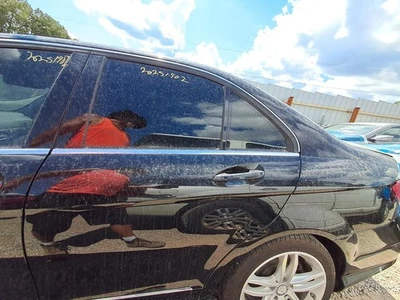 Used Rear Left Door Assembly Rear Side fits: 2013 Mercedes-benz Mercedes c-class Foto 1 de 4