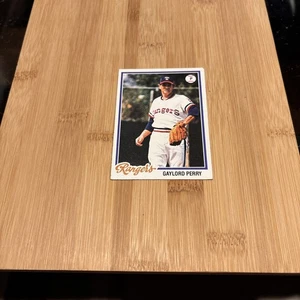 1978 Topps # 686 Gaylord Perry Vg/Ex - Picture 1 of 4