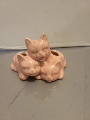 Vintage pink Ceramic three cat planter Kitsch Kitschy Mcm 1940s McCoy? - Image 1 of 4