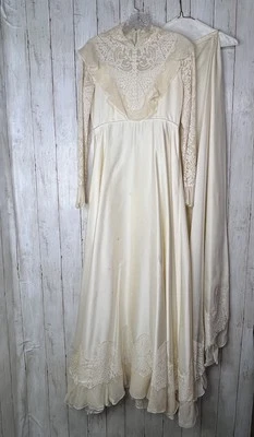 Vestido de novia vintage pequeño hecho a mano marfil vestido largo bussell imperfecto Foto 1 de 4