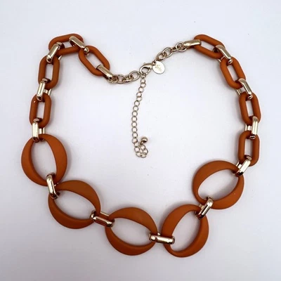 Collar Louisa Naranja Mate Resina Eslabones Tono Dorado 20-23.5 pulgadas Ajustable Foto 1 de 4