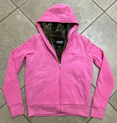 Sudadera con capucha forrada de piel sintética rosa Victoria's Secret lentejuelas deletreada pequeña 2013 Foto 1 de 4