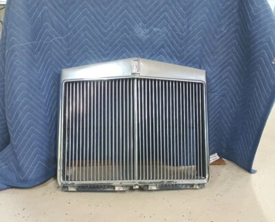 Lincoln Mark IV 1972 montaje de parrilla usado Foto 1 de 4