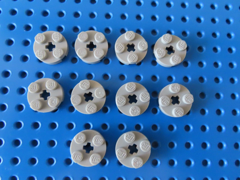 Lego 10 x flache Platte Rundplatte 4032 neu hellgrau 2x2 rund  mit Achsloch - Bild 1 von 1