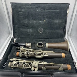 VINTAGE HOOSIER  CLARINET & HARD CARRY CASE Read  * - Picture 1 of 24