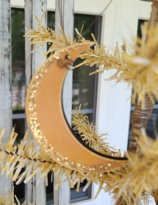 Conjunto de 2 Lua Crescente de Madeira Primitiva Halloween Novo sem etiquetas - Imagem 1 de 3