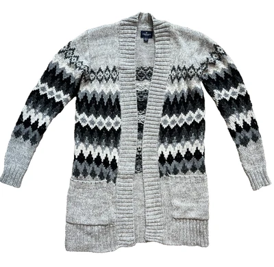 Cárdigan American Eagle Gris Negro Plata Fair Isle Chevron Suéter Mujer XS Foto 1 de 4