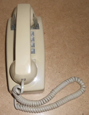 Vintage Cortelco ITT Push Button Phone 255444-MBA-20M - Image 1 of 4