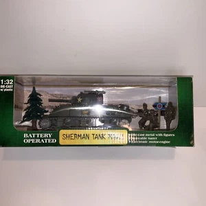 New Ray 1/32 Scale WWII M4A3 Battery Operated Sherman Tank Diecast Plastic - Picture 1 of 9