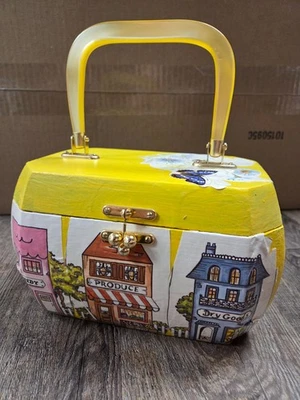 Años 70 A.J. Cartera decoupage de madera Robbin’s herrajes de latón amarilla antigua Foto 1 de 4