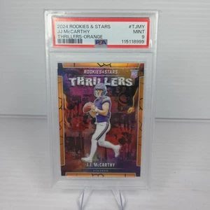 2024 Panini Rookies & Stars - Thrillers J.J. McCarthy #T-JMY Orange /25 (RC) - Foto 1 di 3