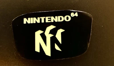 Consola Nintendo 64 N64 Personalizada Logo Joya Emblema Acrílico Brilla en la Oscuridad Foto 1 de 2