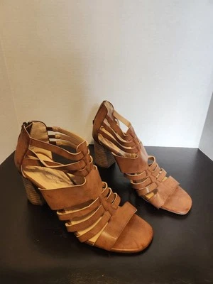 Nuevas sandalias de tacón de cuero sintético enjauladas Adrienne Vittadini Enova para mujer talla 7,5 M Foto 1 de 4