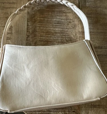 Cartera sin asas de noche Talbots beige satinado 8”x5,5” asa trenzada Foto 1 de 4