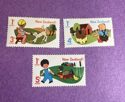 New Zealand 1975 - MH Scott B92-B94. Children w/ Lamb, Ducks, Hen and Chicks. - Image 1 of 2