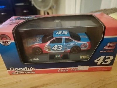 Nascar Bobby Hamilton #43 1:43 Goody's Headache Powder 1997 NUEVO Foto 1 de 2