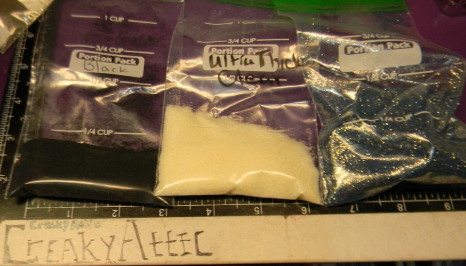 NEGRO ULTRA GRUESO AZUL CLARO SPAR 3 POLVOS DE RELIEVE #977 CREAKYATTIC Foto 1 de 1