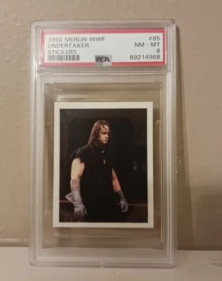 Tarjeta adhesiva WWF The Undertaker Merlin 1992, PSA 8 casi nueva - como nueva, WWE Foto 1 de 2
