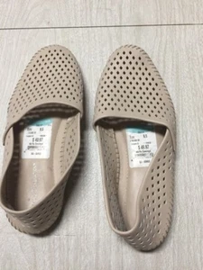 Women's Shoes BCBG Generation Slip On Loafers Flats Ballet BEIGE Sz 9.5 US $ - Picture 1 of 2