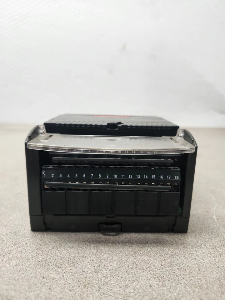 USED GE Fanuc VersaMax Discrete 120V Output Module IC200MDL330E - Image 1 of 4