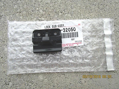 96 - 98 TOYOTA T100 SR5 CENTER CONSOLE & ARM RESTER LID LOCK BRAND NEW 32050 - Image 1 of 2