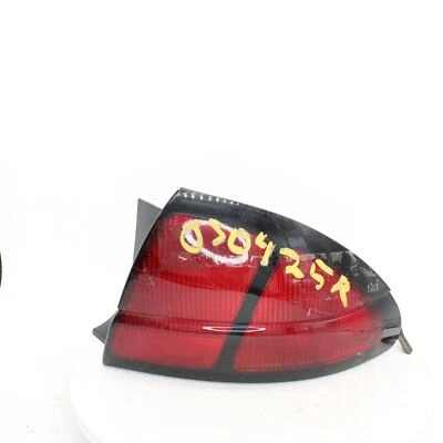 Chevrolet Lumina 1999 lámpara trasera derecha número de pieza 166-01563R Foto 1 de 4