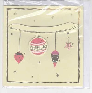 CARTE-JAUNE-AVEC DECORS DE NOËL EN RELIEF-NEUVE-15,5 cm X 15,5 cm- - Picture 1 of 1