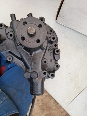 Bomba de agua Ford Mustang Mach 1 302 Cougar 351W reconstruida 1971-72  Foto 1 de 2