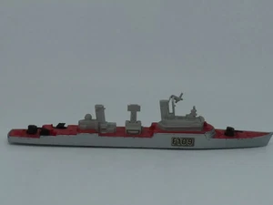PETIT BATEAU PAQUEBOT DE GUERRE MATCHBOX - Imagen 1 de 3