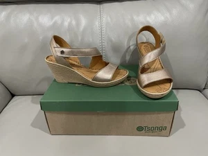 New Tsonga Mogadishu Metallic Rose Gold Leather Wedge Sandals Sz 37/6 (RRP $180) - Picture 1 of 5
