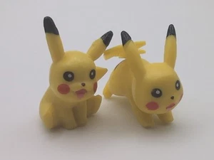 2x RL Pokemon Pikachu 1" Micro Mini Sammelfigur (China) RL - Bild 1 von 7
