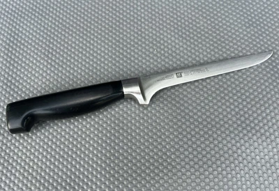 Zwilling J.A. Faca de desossar Henckels Four Star 5,5" - 31086-140mm - Alemanha - Imagem 1 de 4