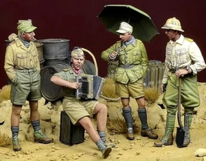 1/35 Resin Figure Model Kit 4 German Soldiers Africa Corps War  WW2 Unpainted - Picture 1 of 2