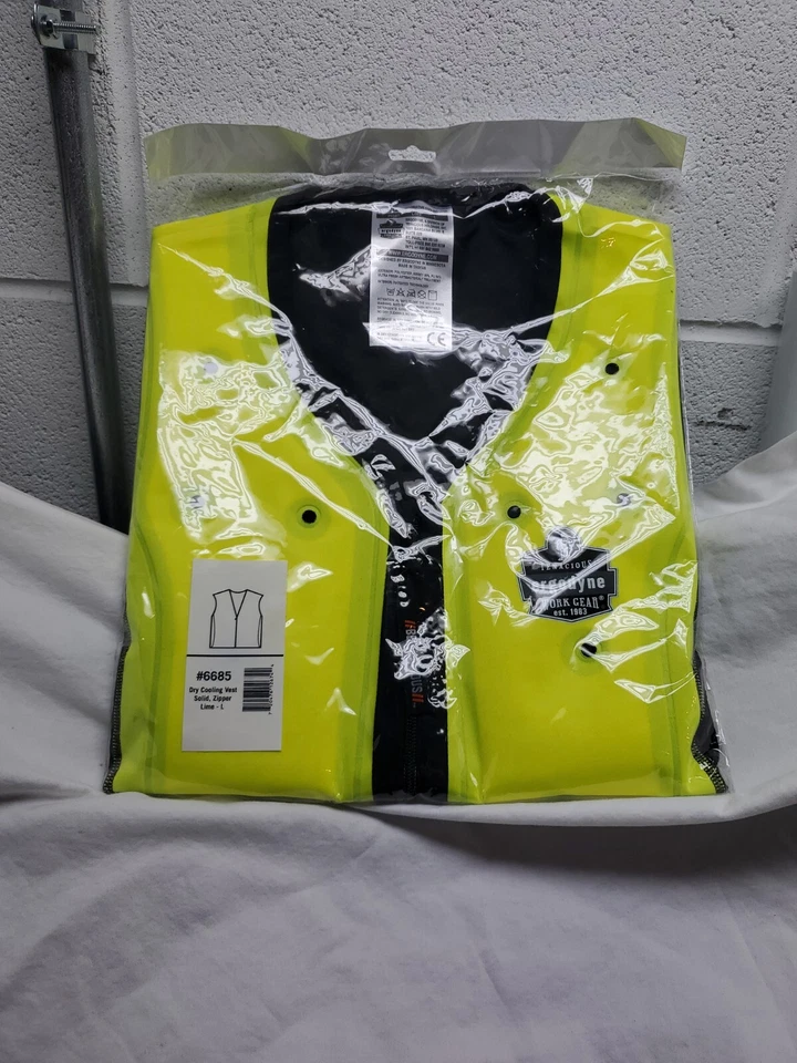 Ergodyne Cooling Vest Unisex Large Lime Dry Evaporative Cooling W/Zipper Closure - Image 1 of 4