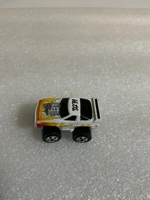 Micro máquina Road Champs 1987 vintage Chevy Corvette-blanco Foto 1 de 4