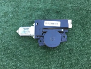 Toyota Solara Sunroof Sliding Motor 63260-AA030 2004-2008 OEM - Picture 1 of 3