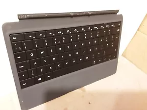 Microsoft 1561 Type Cover for Surface RT / 2 / Pro 1 2 - Picture 1 of 3